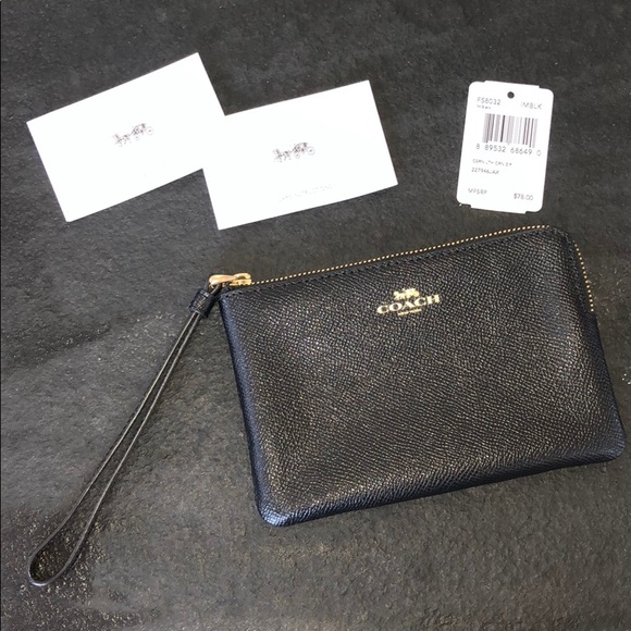 Coach Wristlet - Picture 2 of 6